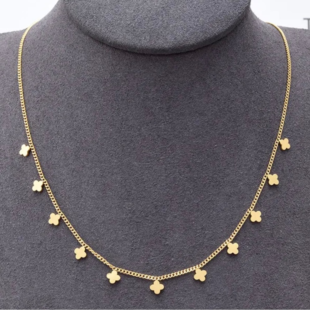 women’s clover necklace
